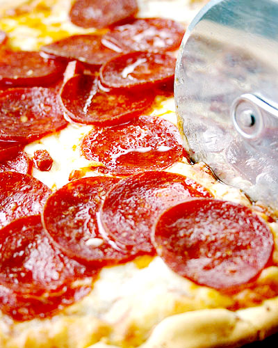 Dry cured pepperoni slices