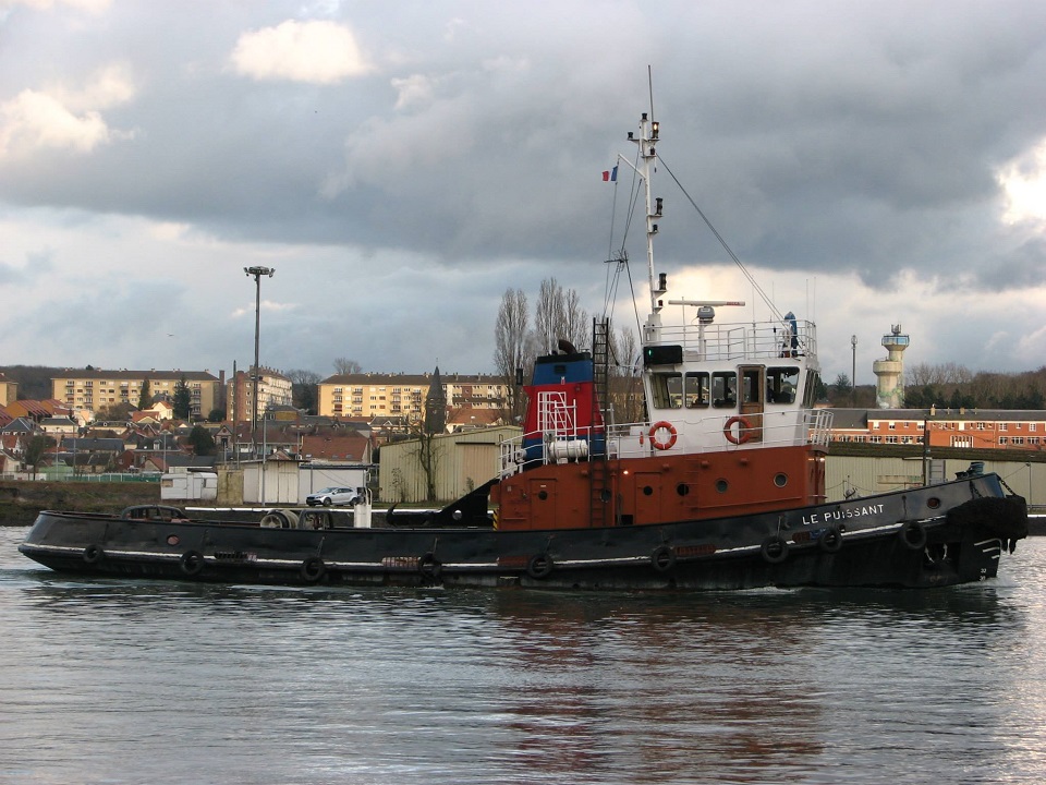 Remorqueur Le Puissant dans le port