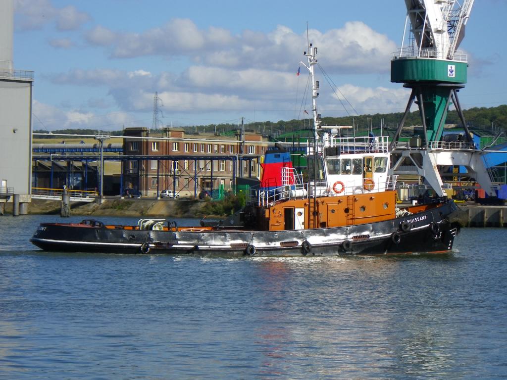 Remorqueur Le Puissant en mer