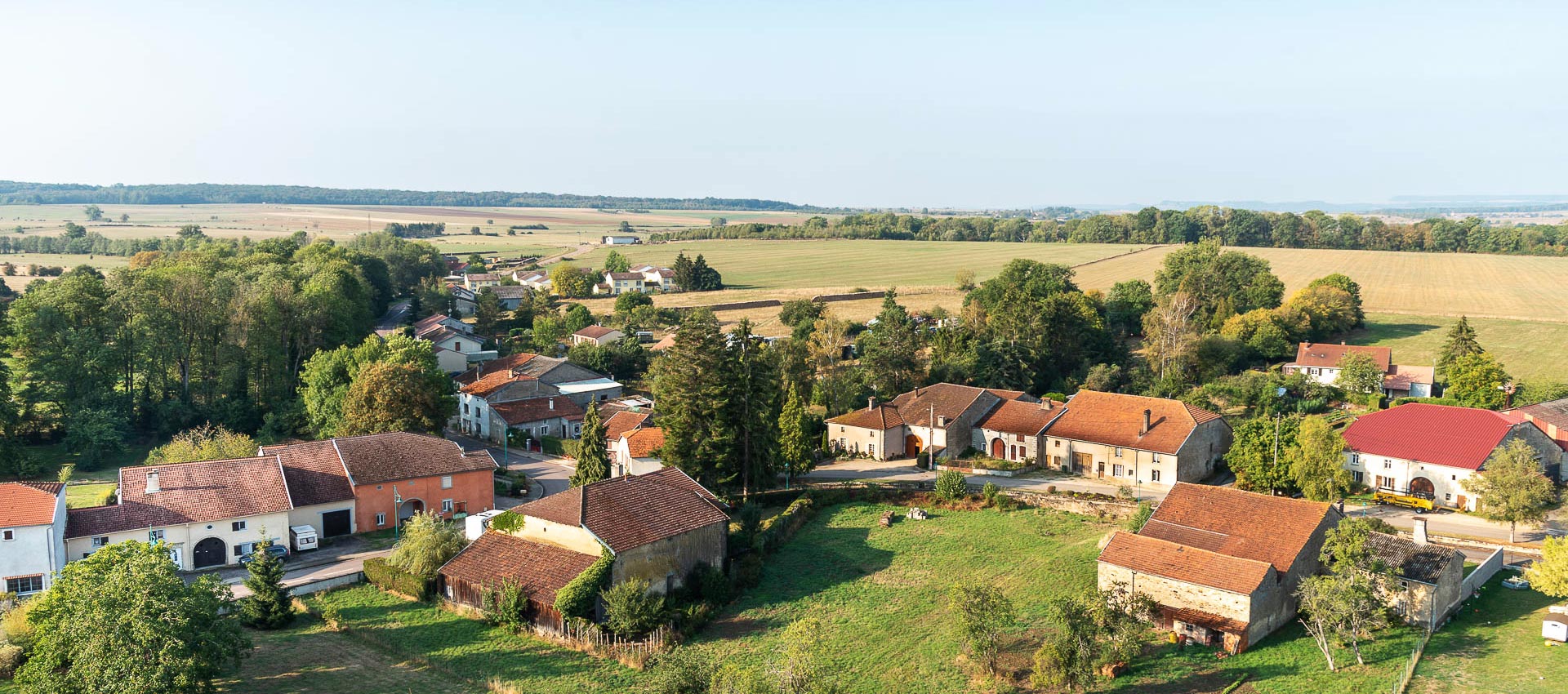 Vue du lac du Conge à Saulxures-lès-Bulgnéville