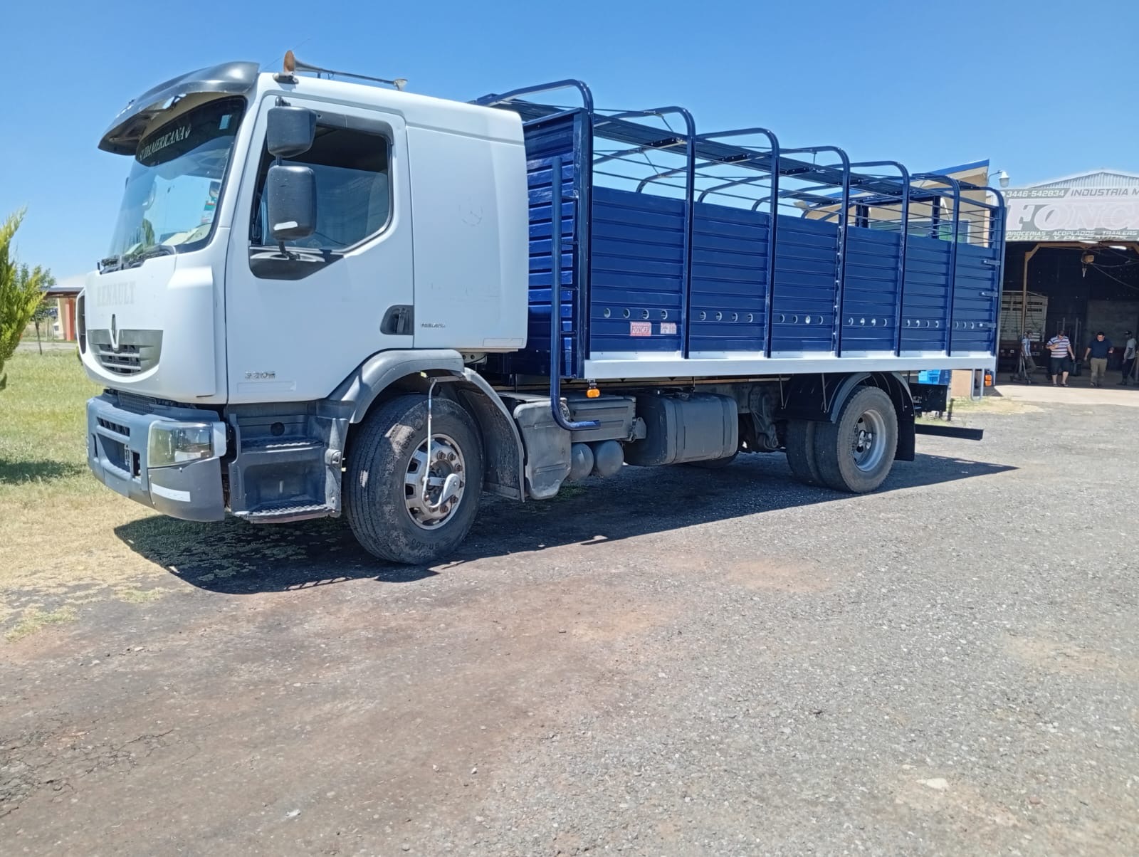 Carrocería en proceso de pintura